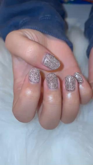 ネイルワンカラー、ベースカラーなしグラデ、ラメグラ
マグネット
モデルでも練習中でもなく施術時間の安定を磨く為に
今回¥3,300で受け付けます
が、席数の関係上1度お問い合わせ下さい️ 