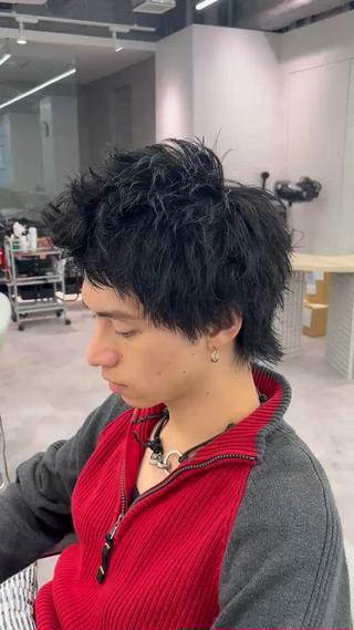 長めが好きな方ウルフスパイキー
刈り上げなしが今っぽくてかっこいいです！ 