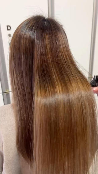 ヘアオイル ✕
ヘアアイロン ✕
でこのツヤはえぐすぎる!!!
手触り最強の髪質改善ストレートはid.だけのオリジナル