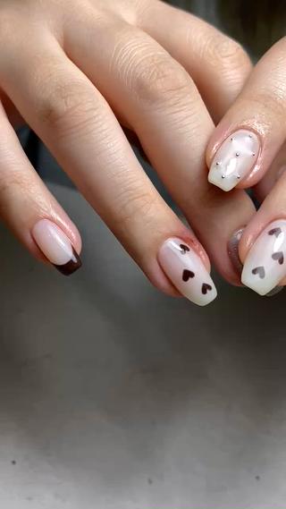 甘すぎない大人の可愛さ◎
手描きハートが抜け感になって◎

ネイリストyuki 