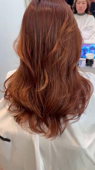 髪質改善が叶うコテ巻き風パーマ
ご来店時より手触りが良くなる特別なパーマです
縮毛矯正しててもこんな感じに可愛いカールがつけられます 