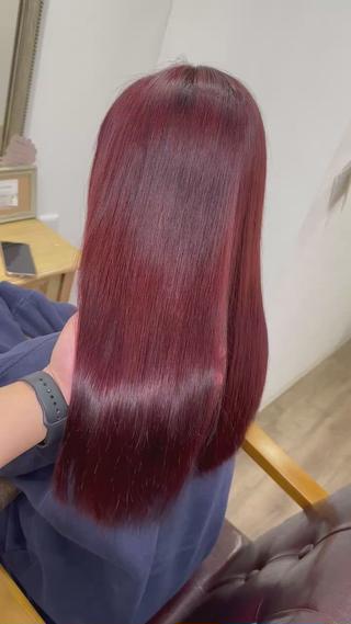 深みのあるスモークレッド 