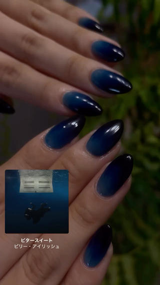 深〜いブルーグラデーション
ビリーのLIVE仕様にジャケ写参考で 