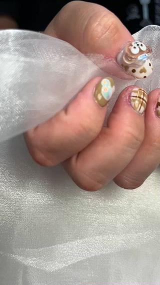 ネイル ToliyDeliy akemiのネイルデザイン