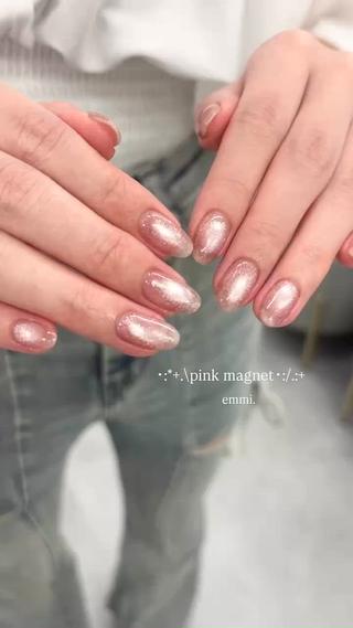 キラキラマグ♡･:*+.

#ワンホンネイル#ガーリーネイル#フレンチガーリーネイ#キラキラネイル#ワンカラー#夏ネイル#チークネイル#ウルウルネイ#フットネイル#マグネットネイル #オフィスネイル#表参道ネイルサロン#グリッターネイル#グラデーションネイル#サンリオネイル 