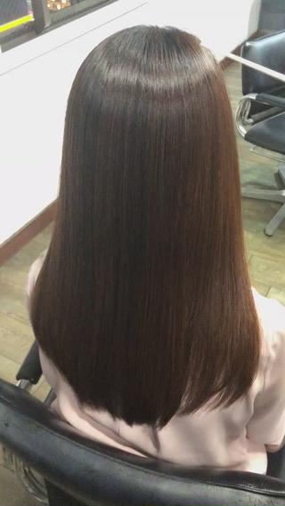 サイエンスアクアは施術者、お店によって成果の出方がすごく変わる難しい施術です。お客様のダメージレベルによってやり方が変わります。それが出来るお店はかなり限られます。当店はしっかり学んだスタッフが施術しますので、ハイクオリティな髪質改善を提供します。
また最近『サイエンスアクアinカラー』というメニューがミニモ掲載者で増えてますが、これは正式なサイエンスアクアではないので注意してください。カラー剤にトリートメントを少し混ぜてるだけなので、成果が全然違います。
お客様から最近よく聞くので記載しておきます。 