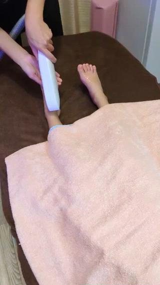 キッズ脱毛、7歳から施術できます。
痛くないので子供にも怖くないので安心して受けられます 