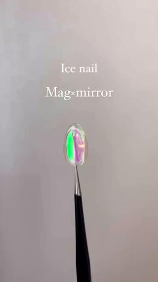 氷ネイル
マグネットとミラーの可愛すぎるコンビ
オーロラの輝き 