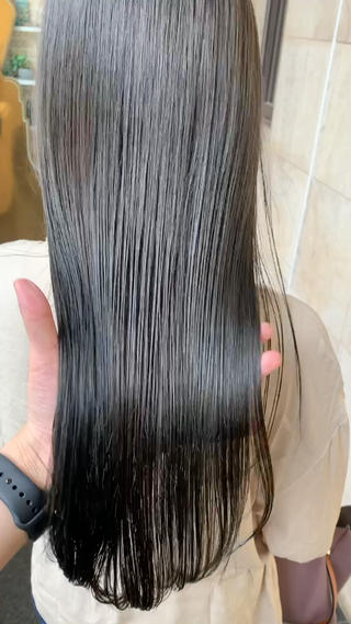 ロング カラー パーマ ✨艶髪✨透明感✨ 山内大樹のヘアスタイル