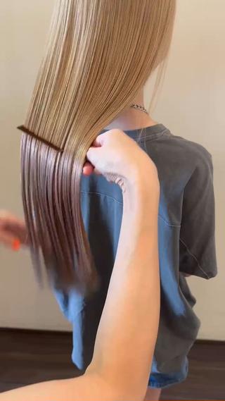 髪質改善️トリートメントエステのメニューのお客様
ブリーチをしていてハイダメージの髪の毛
しっかりと栄養分、水分を補給してプルン髪に
サラサラで触っていたくなるような髪の毛になりますよ 