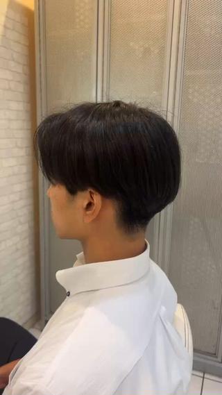 後ろ刈り上げのセンターパート!