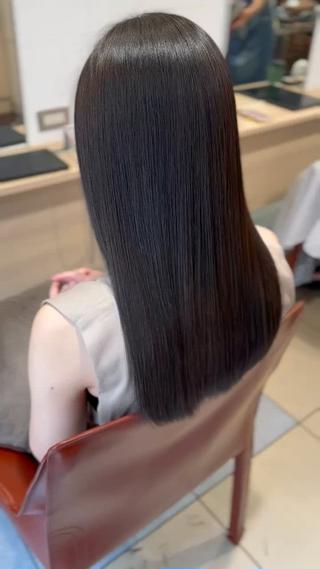 自社開発の薬剤で作る縮毛矯正 