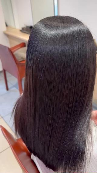 自社開発の薬剤で作る縮毛矯正

柔らかく長期的に質感が持続 