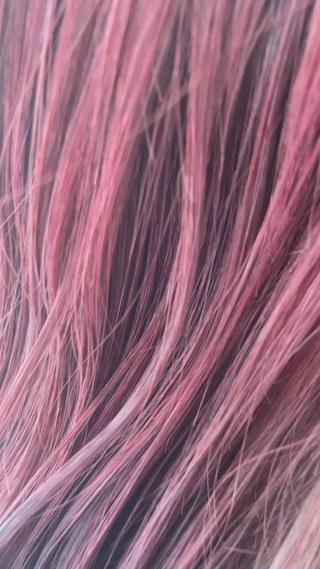 表面はピンクで染めてインナーはベージュ系で
派手になりすぎない程度に！
＋マグネットカラーでツヤツヤに！ 