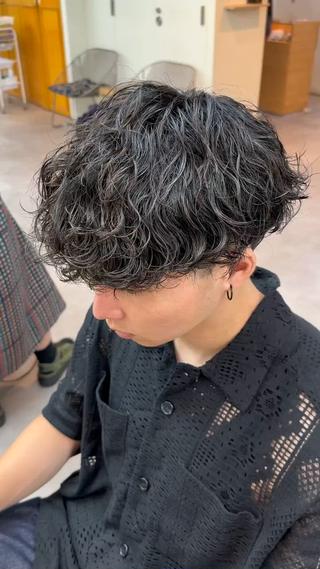 ショート パーマ メンズ JINKIメンズ特化 メンズカットパーマのヘアスタイル