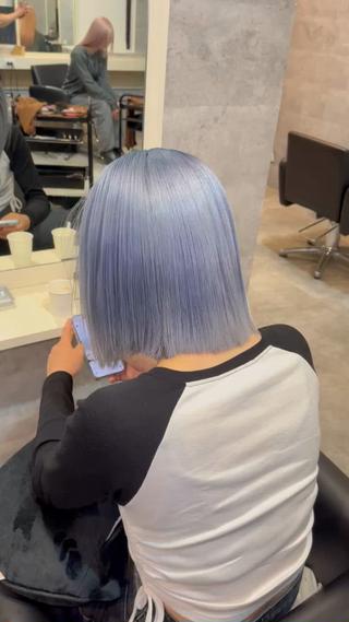 水色

しっかり抜いてないとできないカラー
ブリーチベースが大事になります。
 