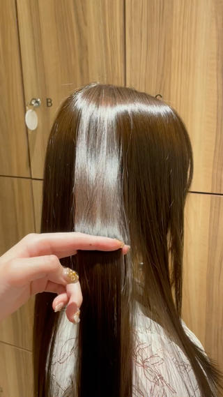 最新作AujuaTRでツヤツヤ髪 ️
お客様のお悩みに合わせてしっかりカウンセリングさせて頂きトリートメント選定させていただきます♪ 