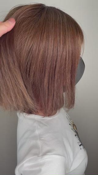 白髪を活かしたハイライト＆インナーカラー 