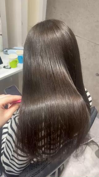 オリーブカラー
髪質改善UPTOGLOSSトリートメントで艶髪へ⟡.· 