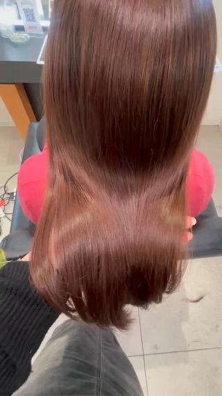 毛先まてツヤツヤな美髪♡
ほんのりピンクのベージュカラーが春っぽくて
おすすめです

透明感のある艶っぽいカラーが得意です！
顔色が映える"美肌映えカラー"お任せください
髪の毛ツヤツヤにしたい方、ご予約お待ちしてます  ̖́-‬

名古屋/伏見/納屋橋/駐車場あり/平日21:00まで営業 