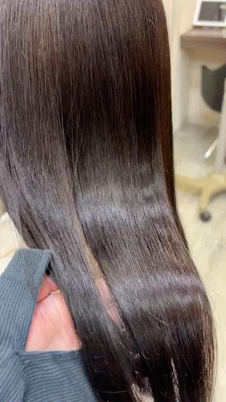 ケアカラー×水素アミノ酸トリートメントで
髪質改善艶髪 