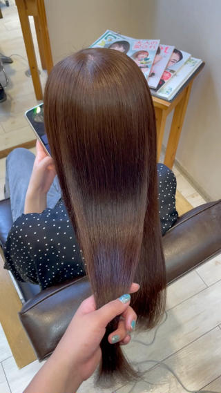 ツヤツヤ️
髪質改善プラチナトリートメントオススメです
1回でこれだけ綺麗になるのでぜひ1度お試し下さい