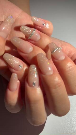 +ラメがけ、大パーツ

#ちゅるんネイル#グラデーションネイル#ラメグラデーション#ワンホンネイル#フラッシュネイル 