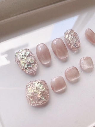 マンスリーデザイン

ハンド&フットのset アートの一例
ハンドけ、フットだけでも可能です！ 