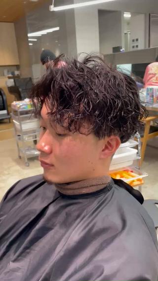 ショート カラー パーマ メンズ 冨永 圭人のヘアスタイル