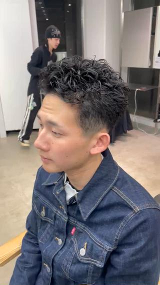 ショート カラー パーマ メンズ 冨永 圭人のヘアスタイル