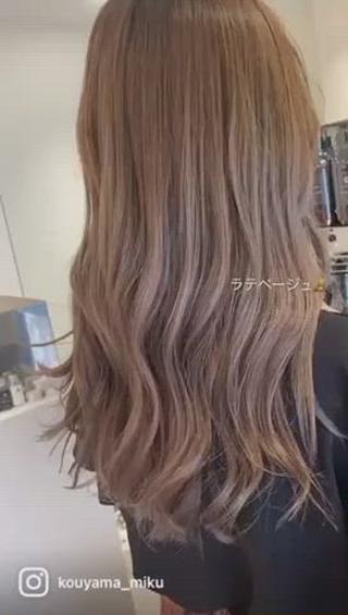 元の色によりますが、、、
特別な配合でブリーチなしでも
できます
ブリーチはしてないですが、
10レベル以上の明るい髪色に
いれてあげたほうが綺麗です
ワンカラー5980yen〜
ダブルカラー10980yen〜
元の髪色が10レベル以上あれば
ダブルカラーなしでも毛先の色も出せます
ご予約お待ちしております!
透明感たっぷりで可愛い︎
“ ダメージレスブリーチカラー ”