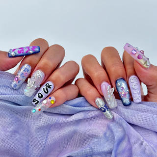 持ち込みデザインネイル
Olivia Rodrigo
パーツ+2000
60分+3000 