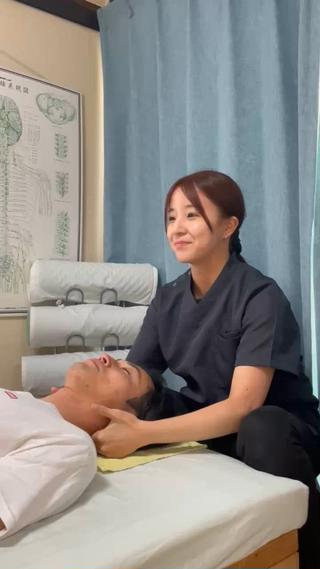 【頸椎調整】

\こんな方にオススメ/
︎首の痛み、肩こりがある方
︎ストレートネックの方
︎猫背など姿勢改善
︎睡眠の質が悪い方
︎ストレスなどで筋緊張が強い方

※頸椎ヘルニア等、炎症が強くある方は実施できない可能性があります。
 