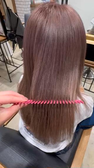 milk tea beige

ミルクティーベージュは明るすぎず、暗すぎずない誰にでも似合うカラー
垢抜けたい方や初めてのブリーチカラーにおすすめです♡ 