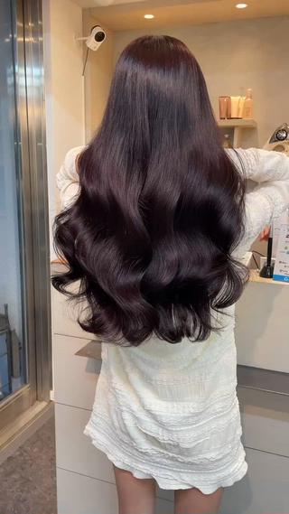 ブリーチなしでできる暗めのラベンダーカラーです。 