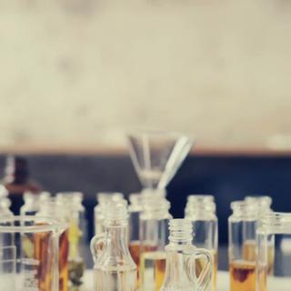 アロマの香りと推拿の手技で宙に浮く施術 