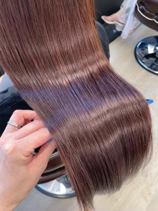 髪質改善LAケラチントリートメント
極上の艶髪に︎

美髪にしたい方ぜひお任せください


LAケラチントリートメント
アメリカ、ビバリーヒルズでは1回4万円すると言われているトリートメントが日本初上陸

○ ウネリ、パサツキ、痛み、クセのある髪質を劇的に改善！
髪にダメージをかけずツヤのある健康毛に

○ クセや広がりを抑えサラツヤまとまりのある髪に︎

○ ヘアカラーと同時施術が可能。
ブリーチ毛、ハイダメージの方も施術可能

 