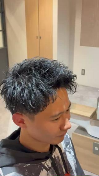 【アップバングショート】

ラクで簡単爽やかに決まる
学生さんにもビジネスマンにもおすすめなスタイルです！ 