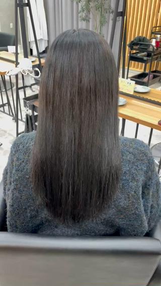 セミロング 奥野碧🌈艶髪 /ダメージレスカラーのヘアスタイル