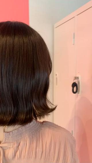 透明感×ツヤ️
赤みを消したいけど緑ぽくなりたくないという方へオススメ(♡¨̮)
暗めOlive color 
色持ちも良くて色落ちもかわいいです
暗め透明感カラー得意なので是非お任せ下さい！️ 