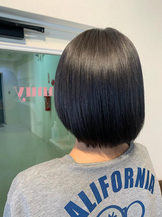 ハイトーンから暗めのグレージュに‪
光が当たると透明感が出て可愛すぎる 