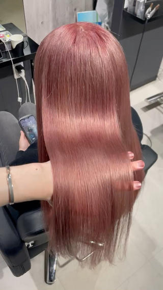 ピンクベージュ 