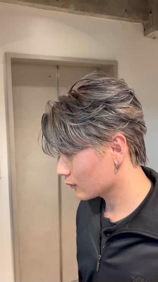 カラー メンズ アキラ/渋谷/ ブリーチ/縮毛のヘアスタイル