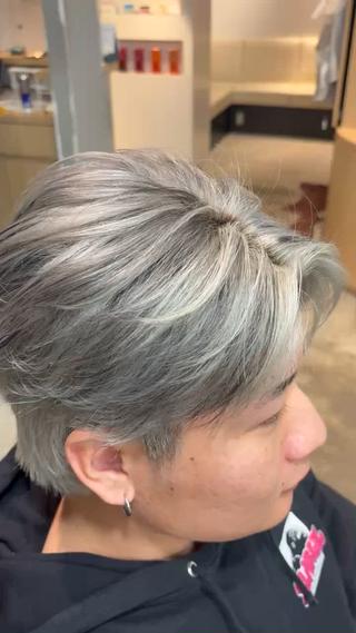 カラー メンズ アキラ/渋谷/ パーマ/カラー/縮毛のヘアスタイル