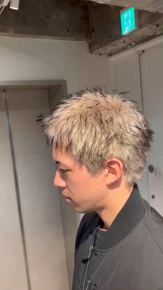 カラー メンズ アキラ/渋谷/ ブリーチ/縮毛のヘアスタイル