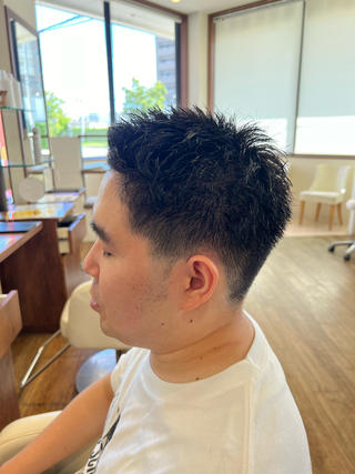 今でも暑さが続いているので
ベリーショートはオススメです！

スッキリさっぱりしたい方お任せ下さい！ 