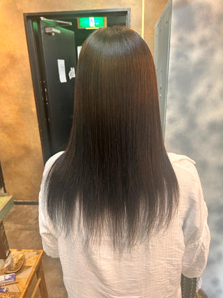 うねり、くせ、割れ、広がり等気になりましたら是非梅雨前にさら艶髪にさせてください️ 