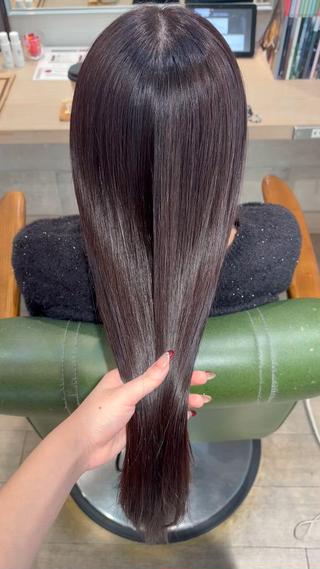 ロング アイナ ROCCOのヘアスタイル