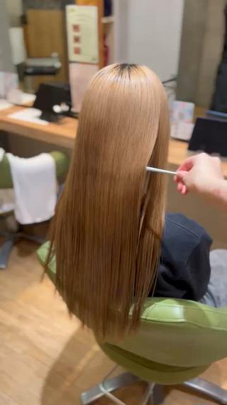 髪質改善トリートメントでサラサラに仕上がります。
髪の毛にしっかり艶がでます 