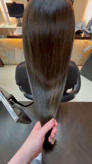 透明感寒色イルミナカラー
冬におすすめの大人オシャレカラーになってます 